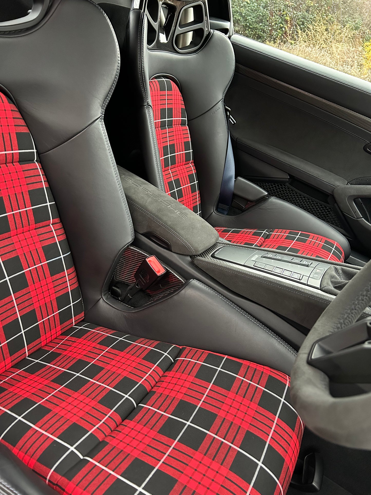 Porsche 918 (fixed) bucket seat insert cover set - MacQueen of Skye tartan