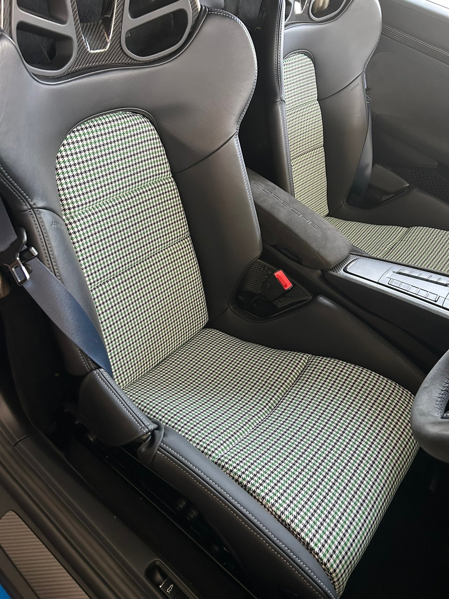 Seat insert cover set for fixed Porsche 918 carbon bucket seats - Red infused Houndstooth