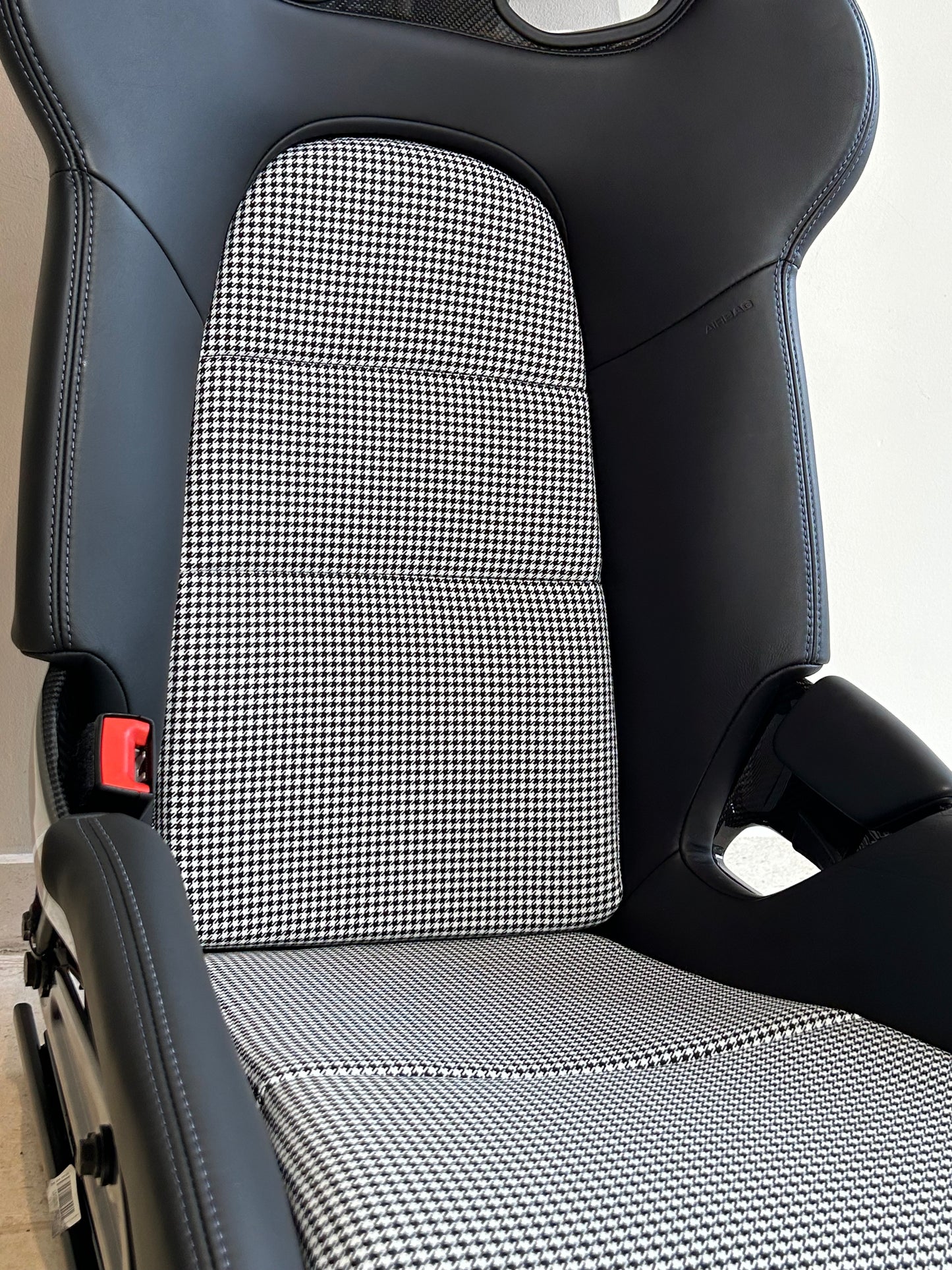 Porsche 918 (fixed) seat insert cover set - Pepita Houndstooth